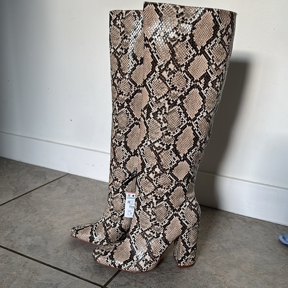 New - Zara Snake’s Skin Knee High Heeled Boots